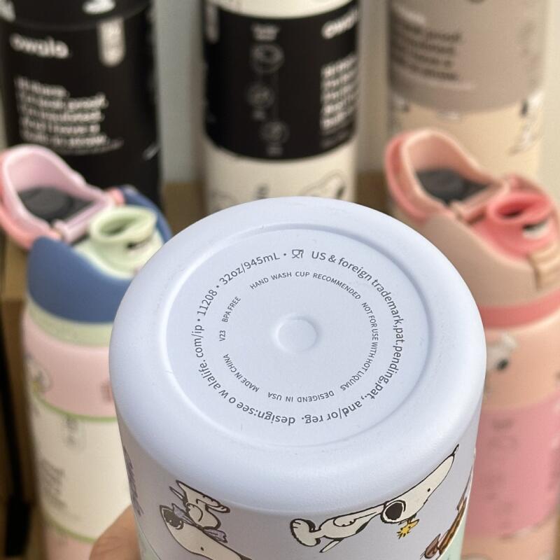 Snoopy Insulated Water Bottle  - Coffee Tea Shop reseña y precio