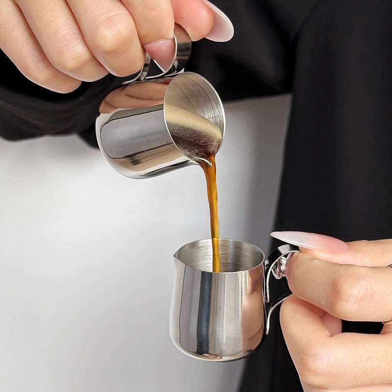 Stainless Steel Milk Frothing  - Barista Milk Jug reseña y precio