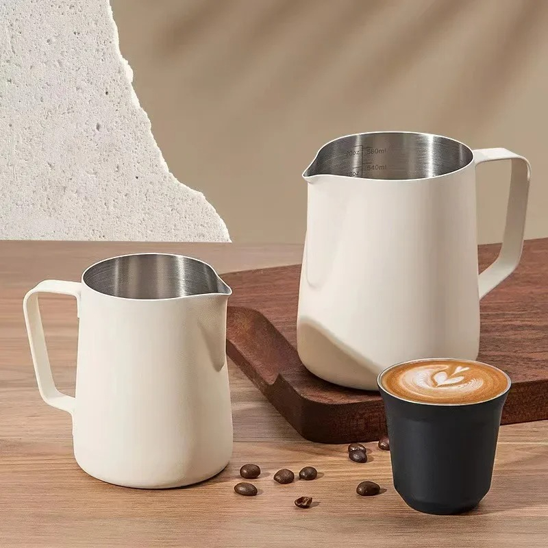 Coffee Milk Frothing Pitcher J - Barista Milk Jug reseña y precio